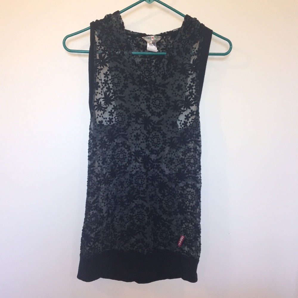 Hard tail lace short sleeve hoodie.